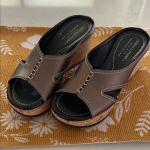 Donald J. Pliner Tan Leather Mules NWOB